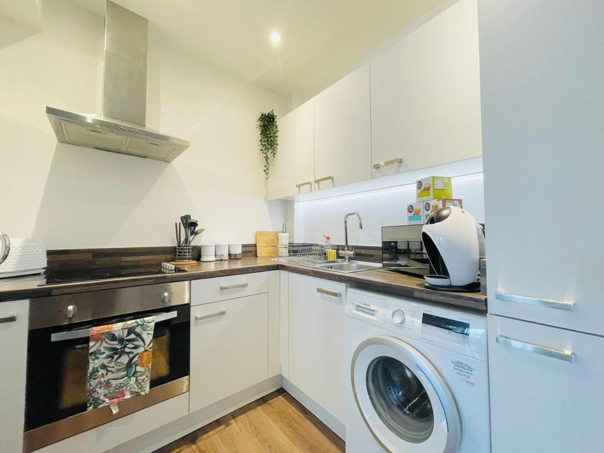 Park Street Apartment Luton By Hostaguest Eksteriør billede